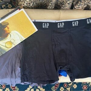 GAP Men's Black Boxer Briefs and more. 5 pairs. All size L. All famous brands.